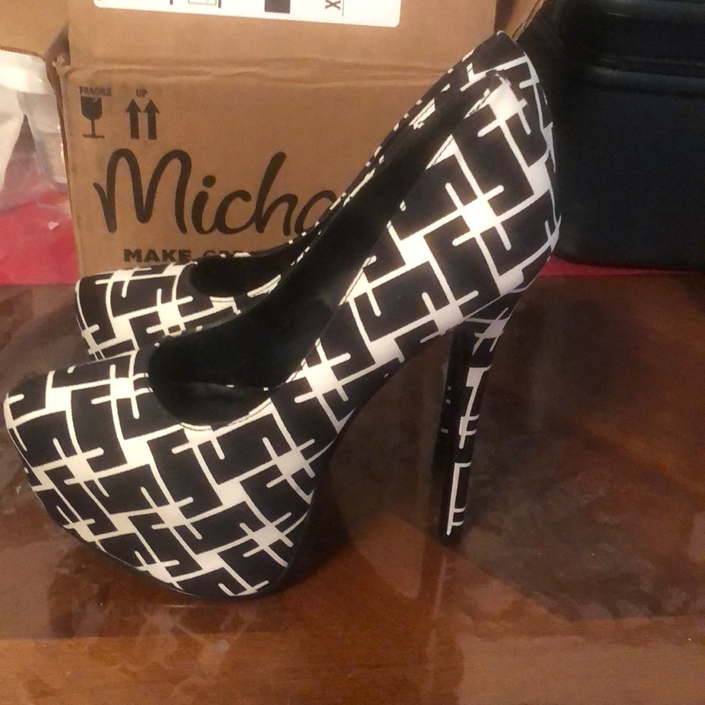Size 8pump